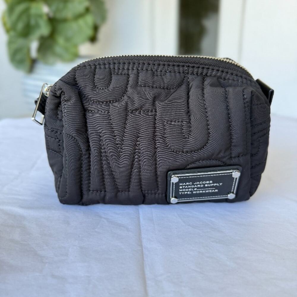 Marc Jacobs 4S4SCP002S02 NYLON QUILTED COSMETIC CASE - Picture 1 of 4